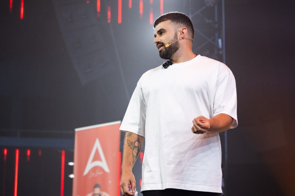 💰 Quién es Fabio Serna: la historia del chico del Burger King que revolucionó y optimizó el marketing de afiliados 5 Fabio Sernam quien es