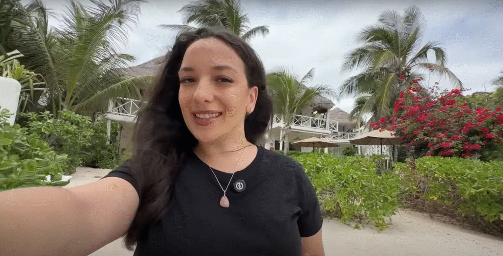 ¿Quién es Mari Fuentes y cómo llegó a ser una experta en la automatización de canales de YouTube? 4 Biografía Mari Fuentes