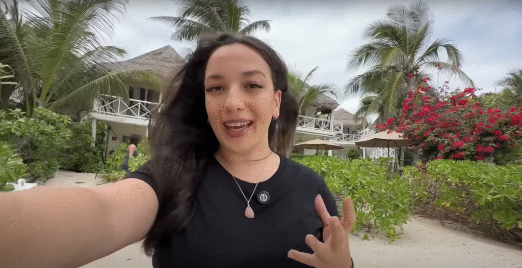 ¿Quién es Mari Fuentes y cómo llegó a ser una experta en la automatización de canales de YouTube? 5 Historia de Mari Fuentes